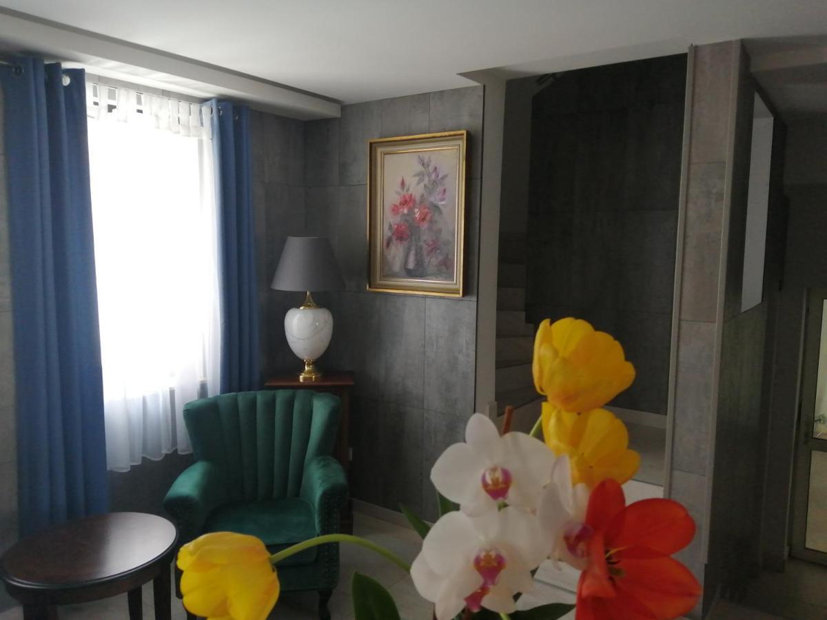 Filsdeger Haz - Central Rooms & Apartmans Buitenkant foto