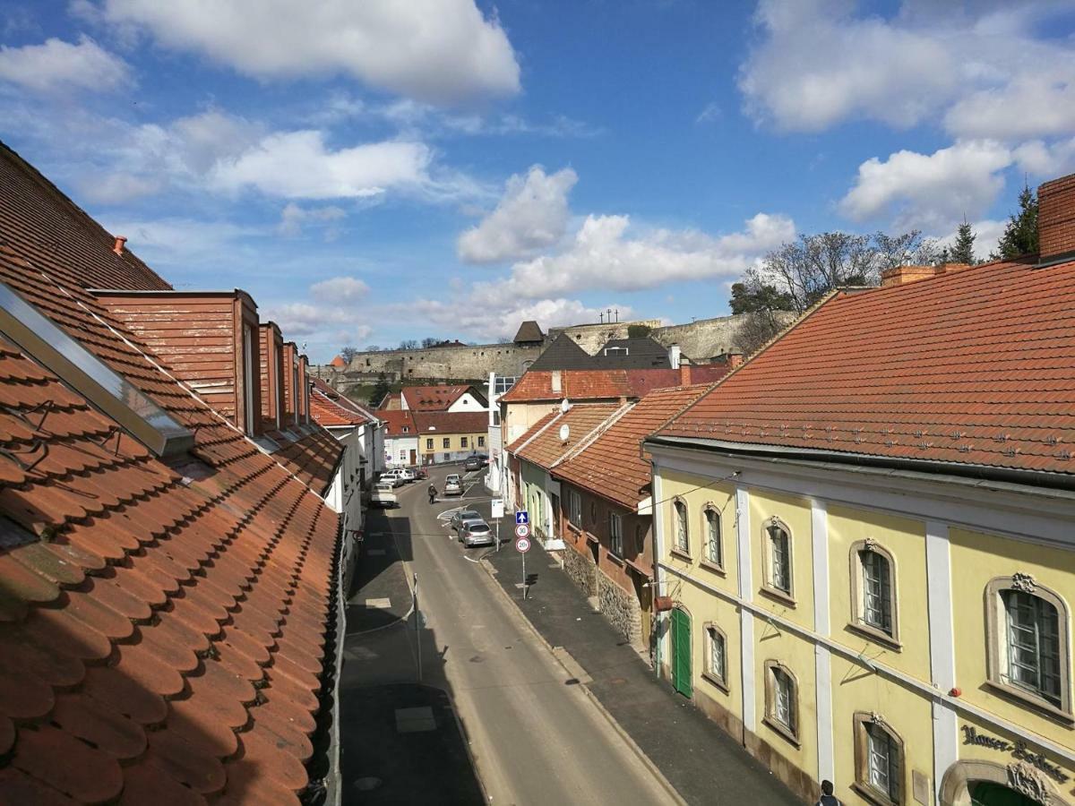 Filsdeger Haz - Central Rooms & Apartmans Buitenkant foto